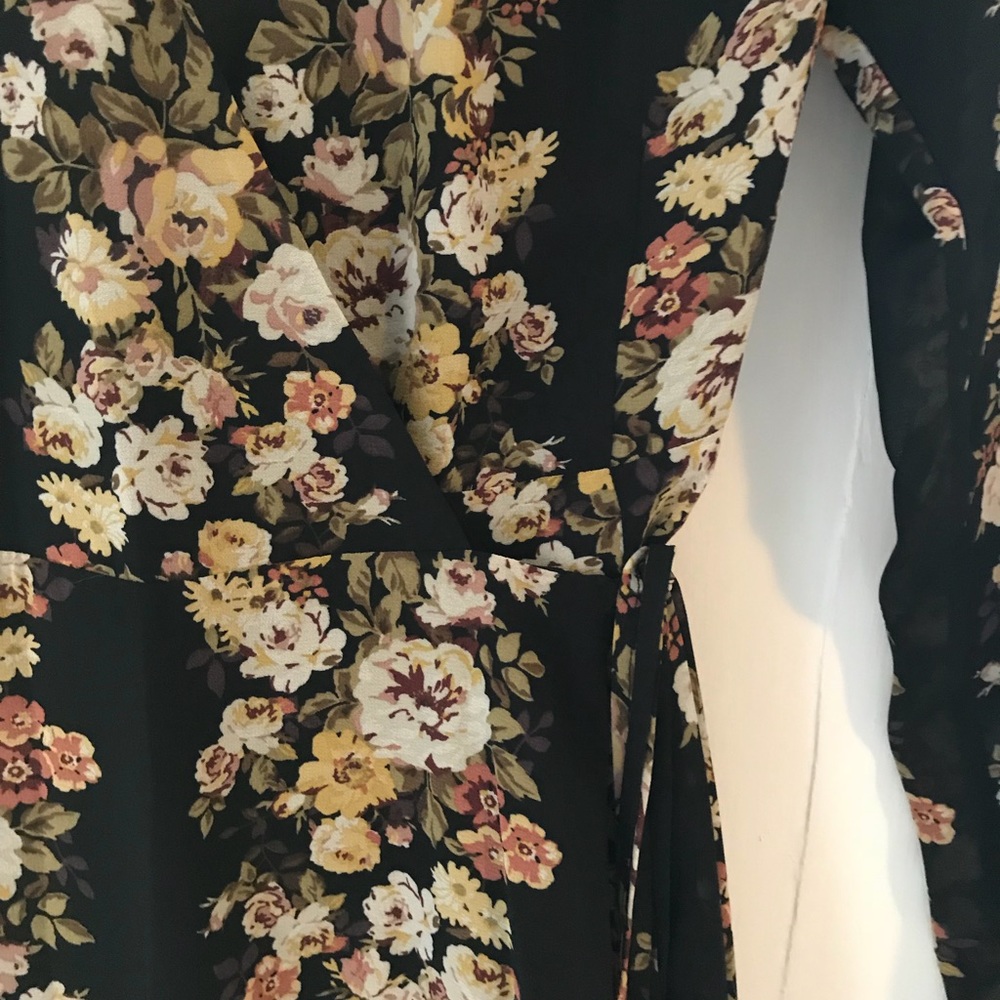 WAYF wrap dress - Picture 2 of 6